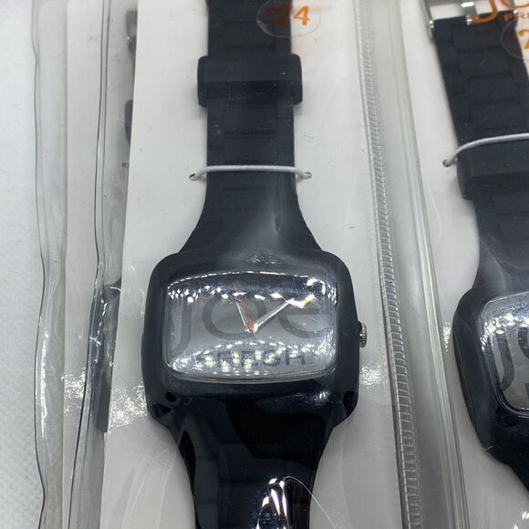 💛 Joe Fresh Silicone Watch - Picture 5 of 5
